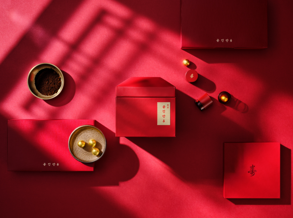 책상 위에 놓인 공진단 — 피로와 집중력을 한 번에 잡는 루틴[덕은동만성피로]