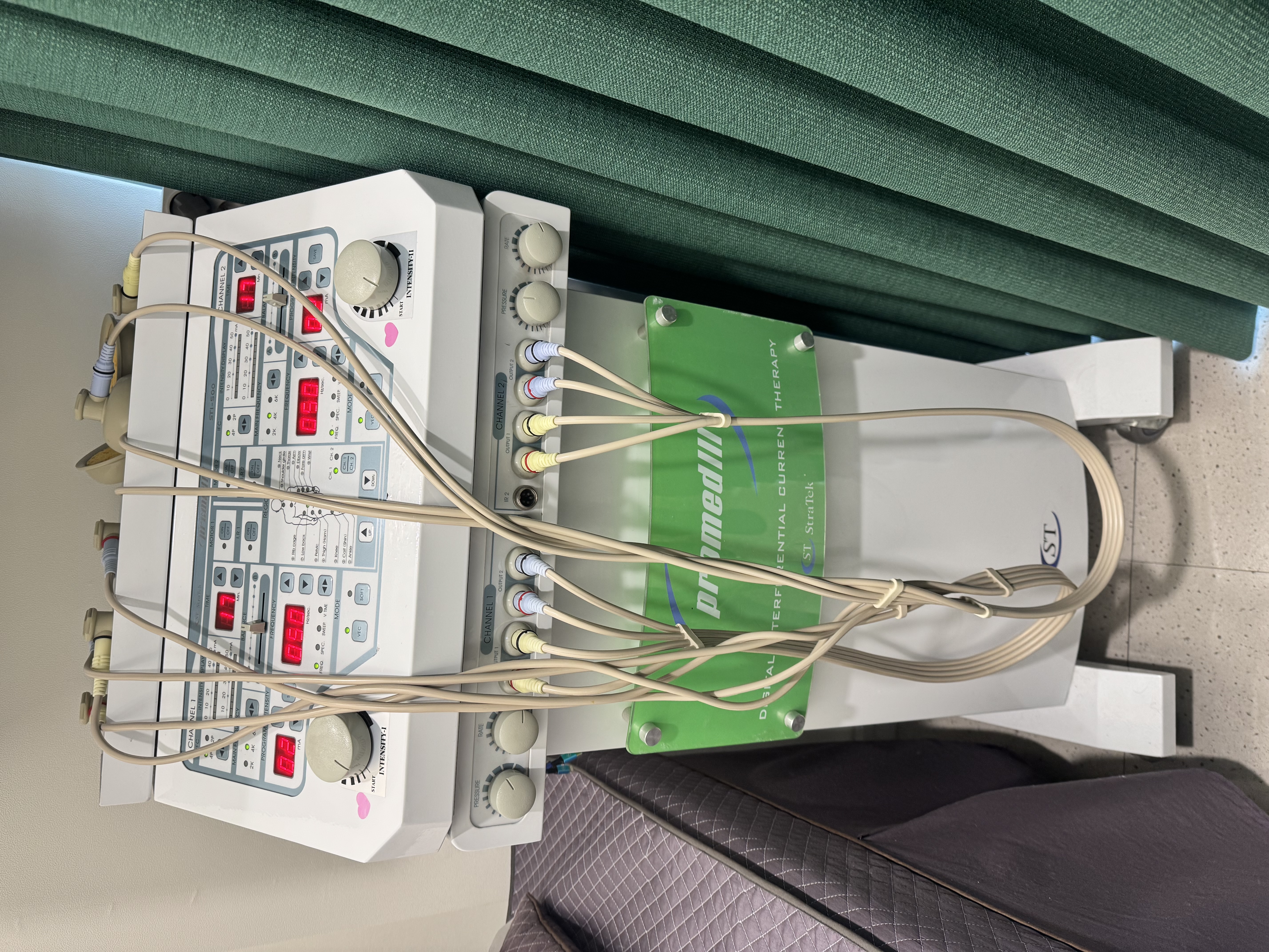 ICT 간섭파 치료기